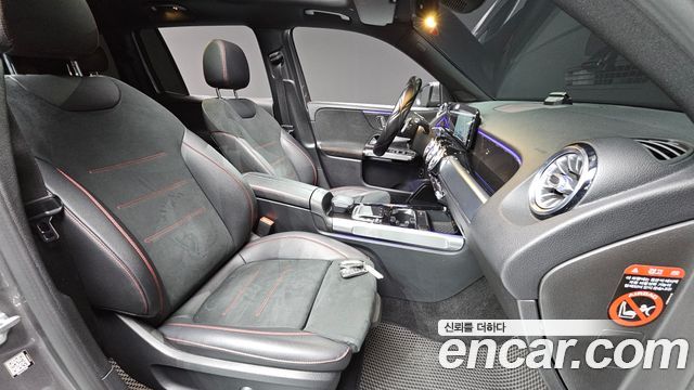 Mercedes-Benz GLB-Class 2021 — photo 10