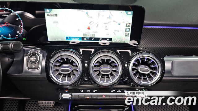Mercedes-Benz GLB-Class 2021 — photo 14