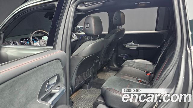 Mercedes-Benz GLB-Class 2021 — photo 17