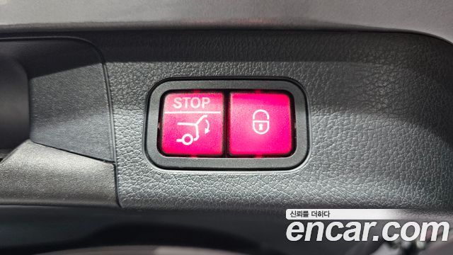 Mercedes-Benz GLB-Class 2021 — photo 20