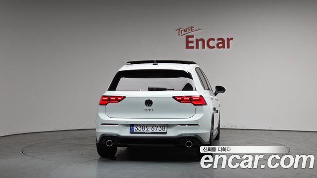 Volkswagen Golf 2023 — photo 4