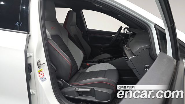 Volkswagen Golf 2023 — photo 10