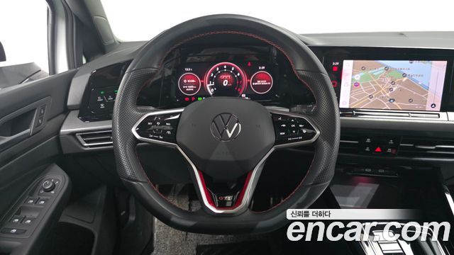 Volkswagen Golf 2023 — photo 13