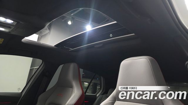 Volkswagen Golf 2023 — photo 16