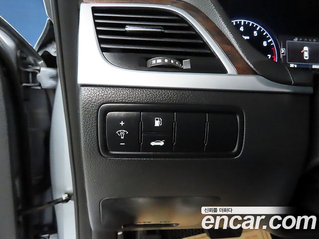 Hyundai Genesis 2014 — photo 16