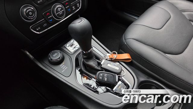 Jeep Cherokee 2020 — photo 9