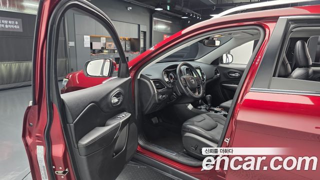 Jeep Cherokee 2020 — photo 11