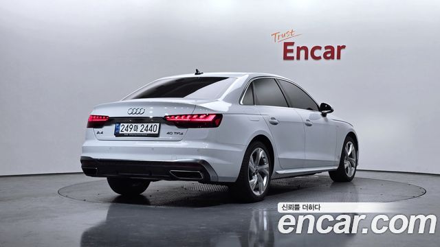 Audi A4 2021 — photo 2
