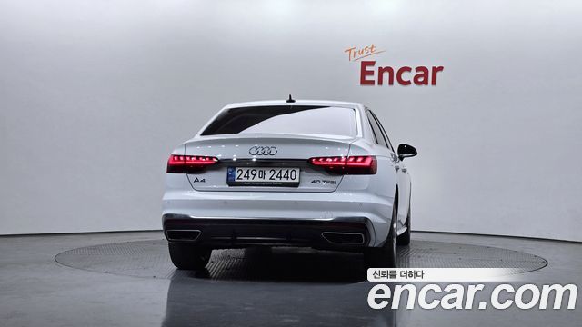 Audi A4 2021 — photo 4
