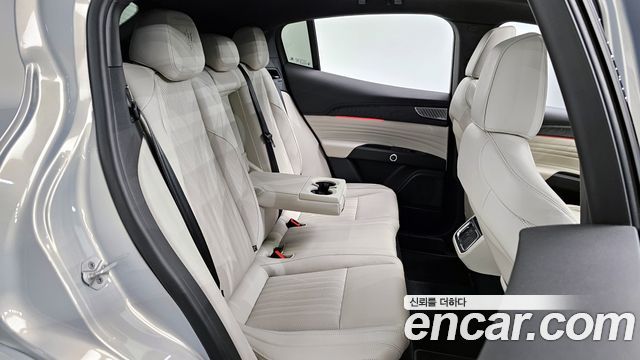Maserati Grecale 2023 — photo 12
