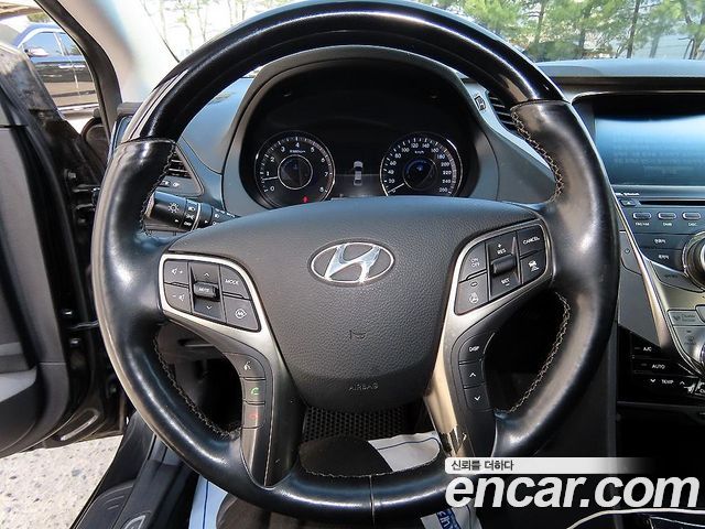 Hyundai Grandeur 2011 — photo 8