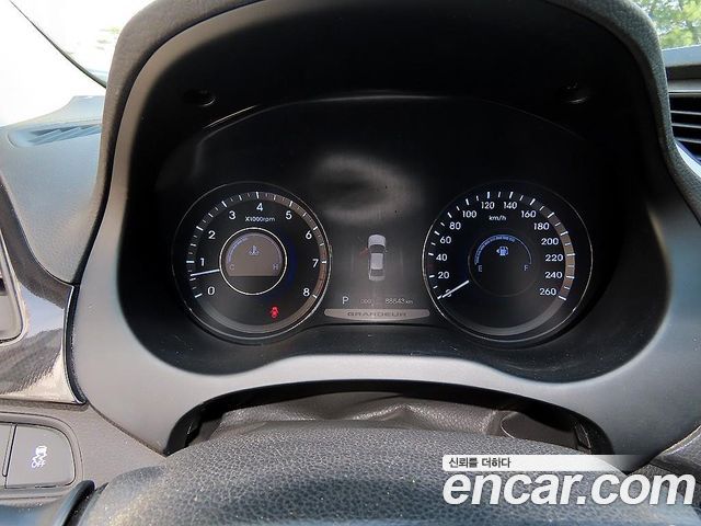 Hyundai Grandeur 2011 — photo 9