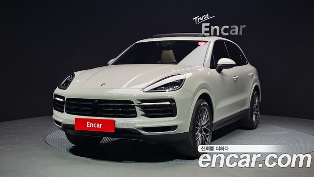 Porsche Cayenne 2021 — photo 1