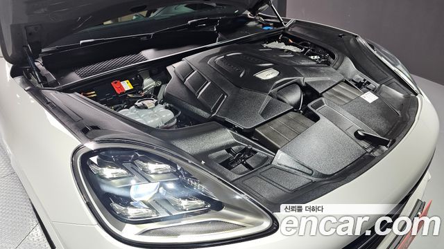 Porsche Cayenne 2021 — photo 6