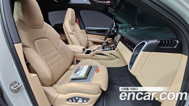 Porsche Cayenne 2021 — photo 10