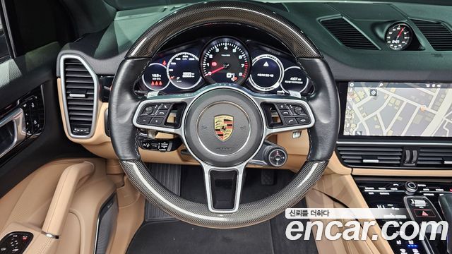 Porsche Cayenne 2021 — photo 14