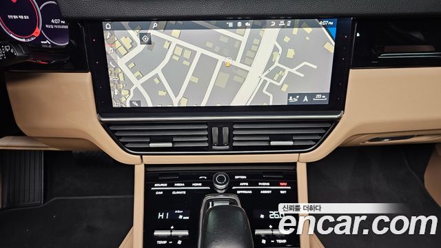 Porsche Cayenne 2021 — photo 15