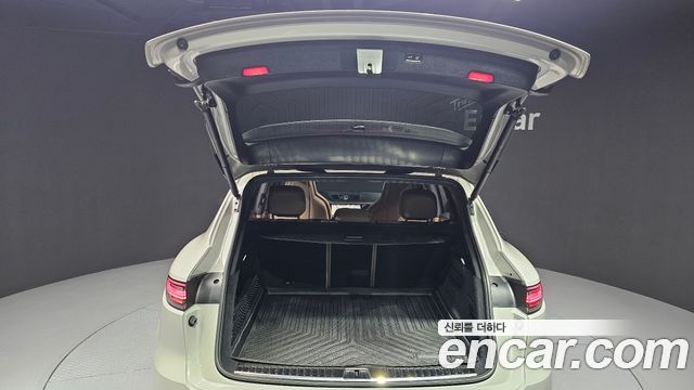 Porsche Cayenne 2021 — photo 20