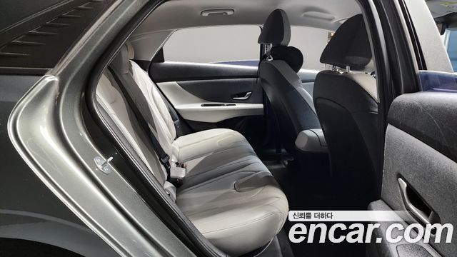 Hyundai AVANTE 2021 — photo 12