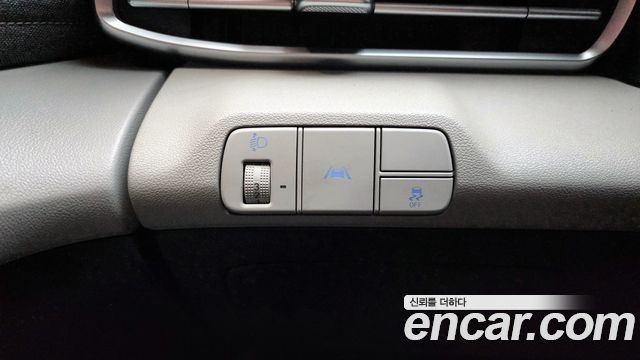 Hyundai AVANTE 2021 — photo 19