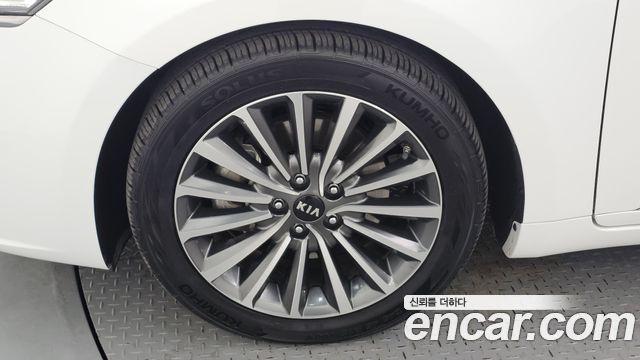 Kia K7 2018 — photo 5