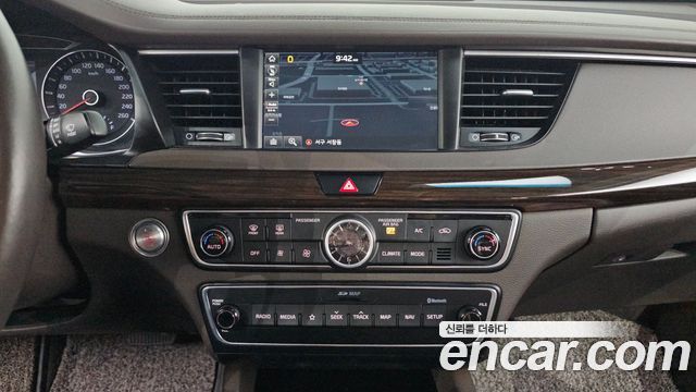 Kia K7 2018 — photo 12
