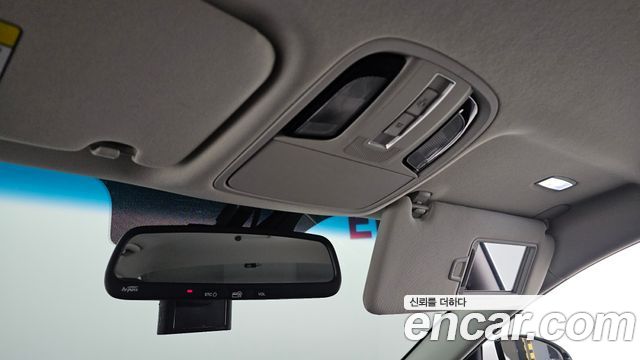Kia K7 2018 — photo 17