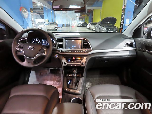 Hyundai AVANTE 2018 — photo 5