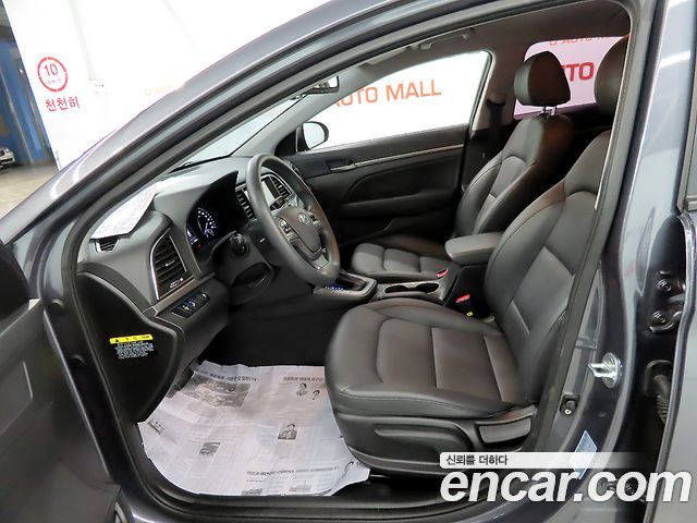 Hyundai AVANTE 2018 — photo 6
