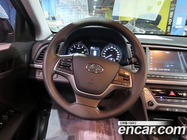 Hyundai AVANTE 2018 — photo 10