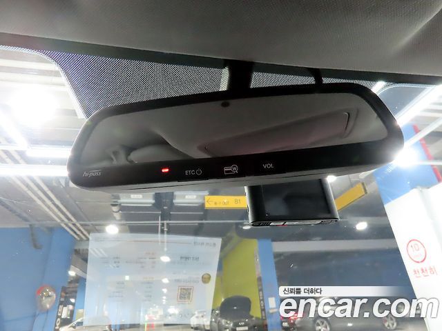 Hyundai AVANTE 2018 — photo 16