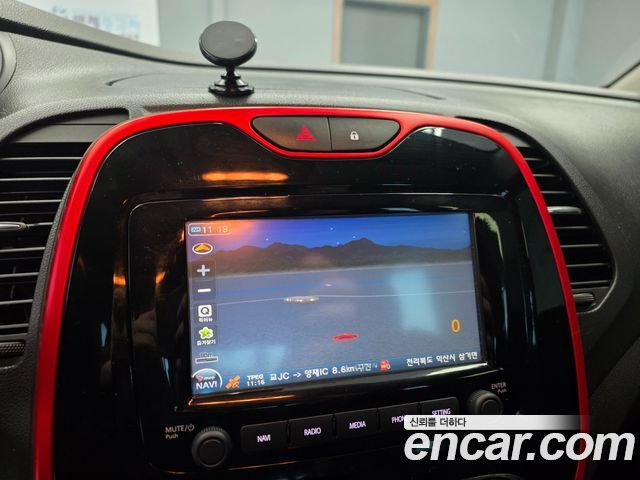 Renault Korea QM3 2017 — photo 13