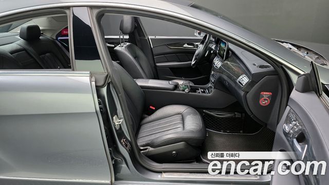 Mercedes-Benz CLS-Class 2016 — photo 10
