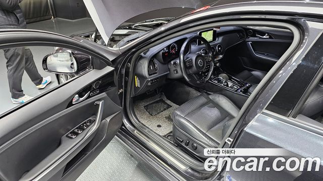Kia Stinger 2018 — photo 11