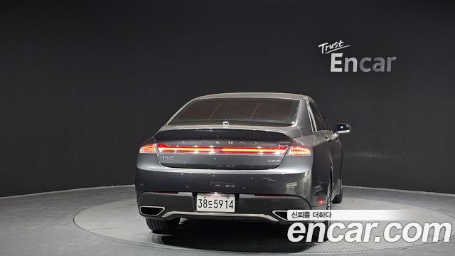 Lincoln MKZ 2019 — photo 4