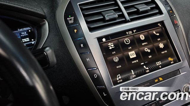 Lincoln MKZ 2019 — photo 9