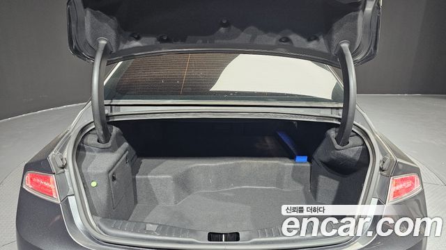 Lincoln MKZ 2019 — photo 20