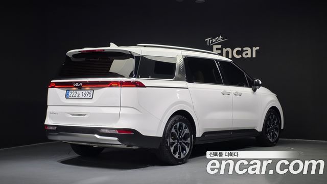 Kia Canival 2022 — photo 2