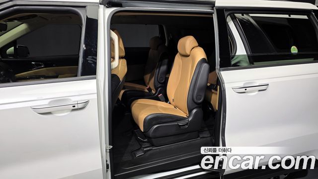 Kia Canival 2022 — photo 11