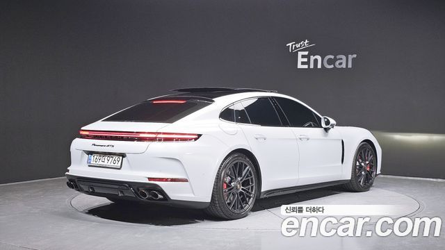 Porsche Panamera 2025 — photo 2
