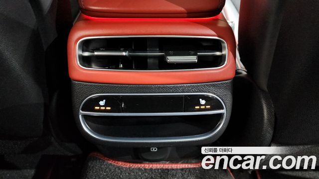 Genesis GV70 2021 — photo 19