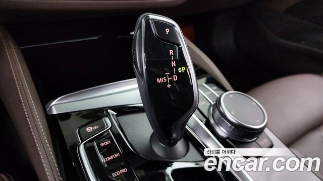 BMW 5-Series 2021 — photo 9