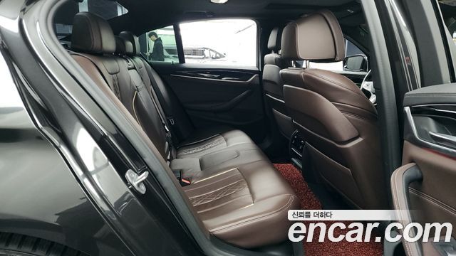 BMW 5-Series 2021 — photo 12