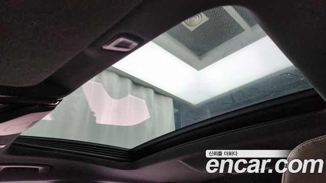 BMW 5-Series 2021 — photo 18