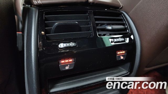 BMW 5-Series 2021 — photo 19