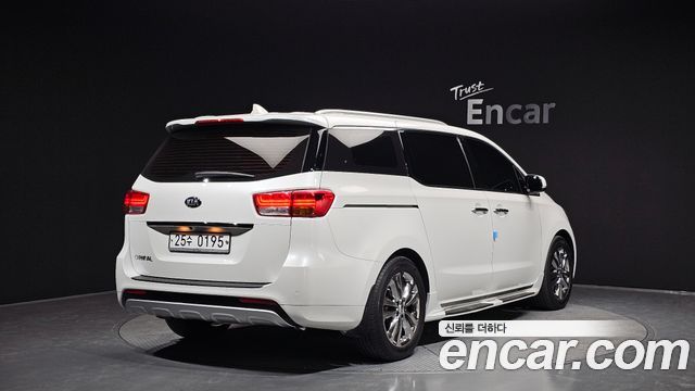 Kia Canival 2016 — photo 2