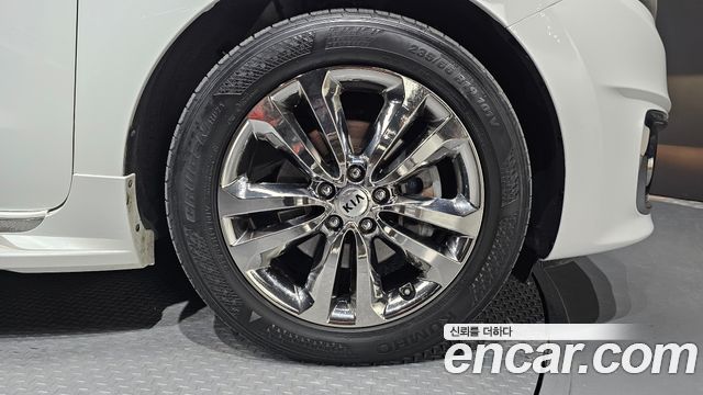 Kia Canival 2016 — photo 5