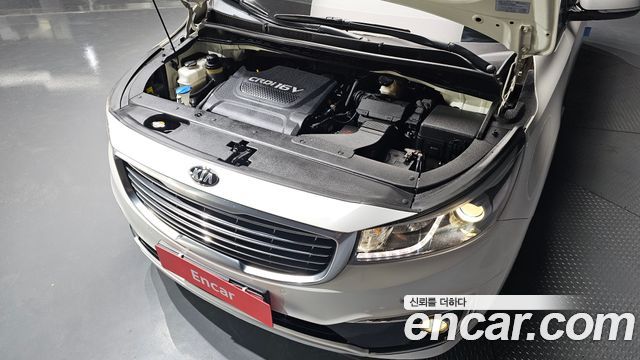 Kia Canival 2016 — photo 6
