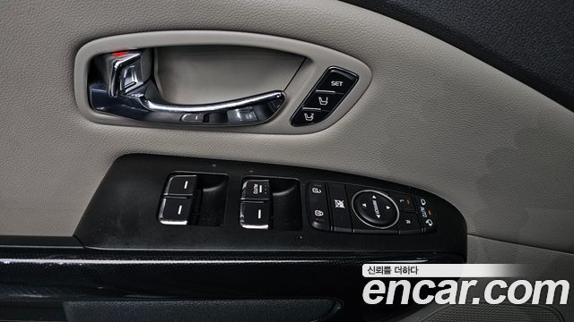 Kia Canival 2016 — photo 12