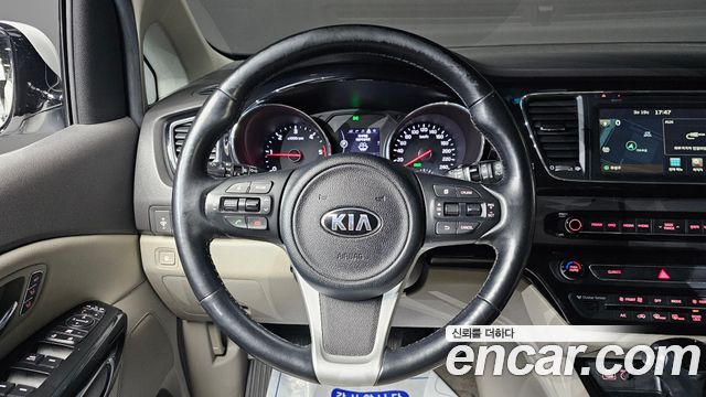 Kia Canival 2016 — photo 14